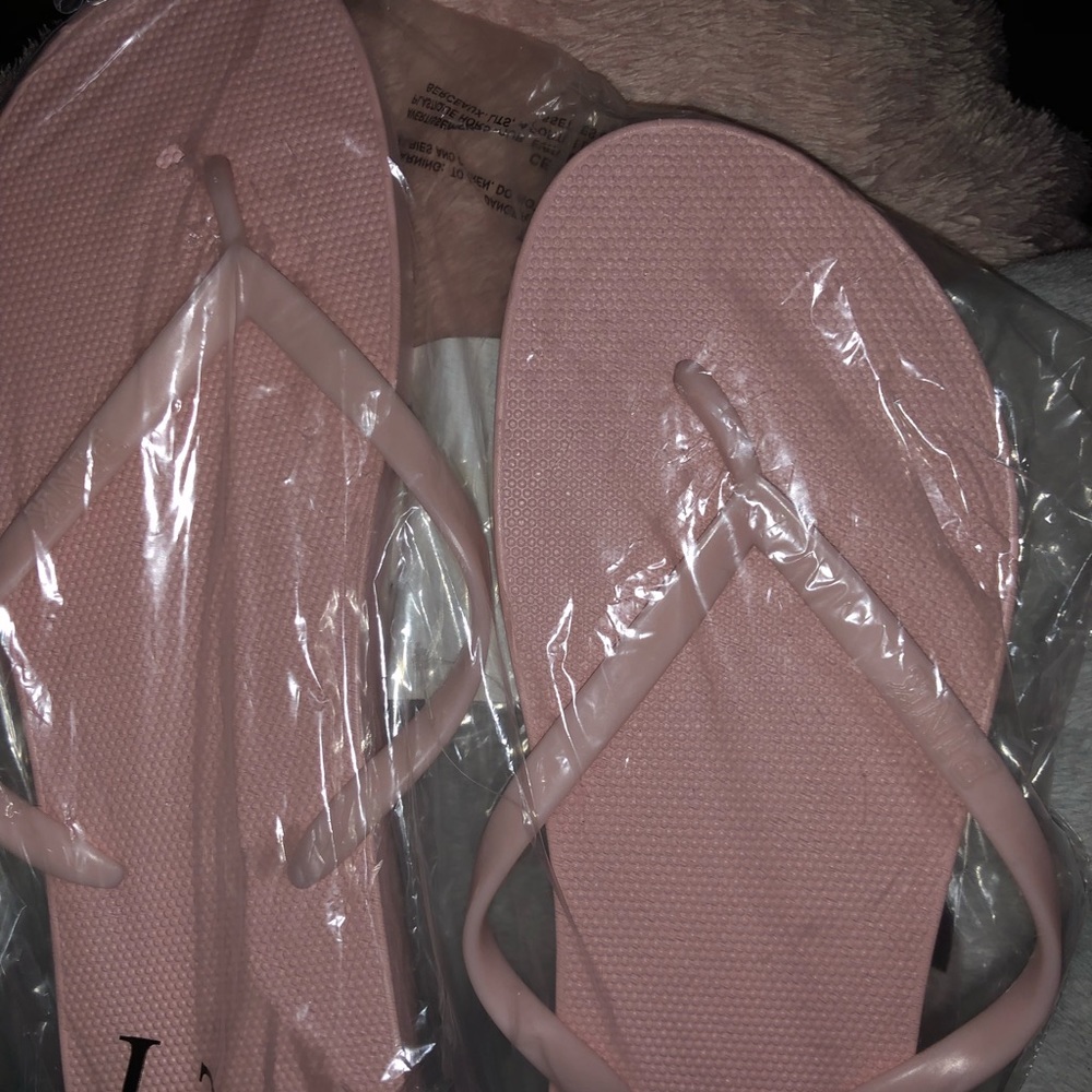 Pink flipflops